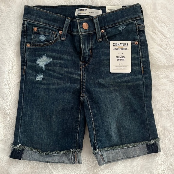GIRLS SIZE 6 SHORTS BY LEVI STRAUSS! - Picture 1 of 6